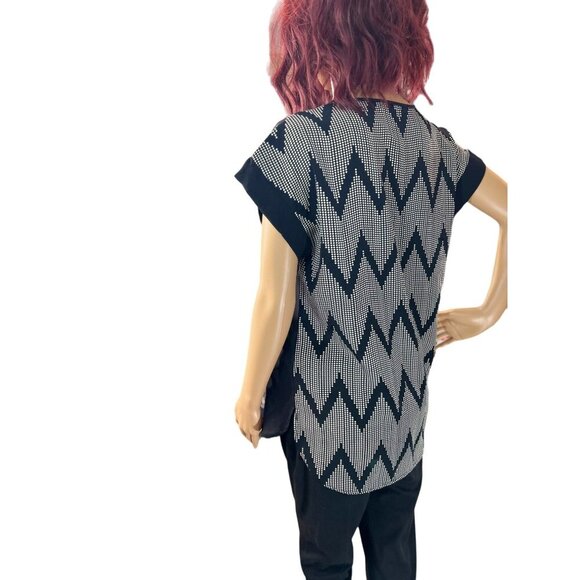 (6 for $25)faith & joy Short Sleeve Chevron Loose Fit Blouse size small - Picture 5 of 8